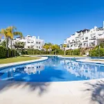 Sunny 2-bedroom Pool & Terrace