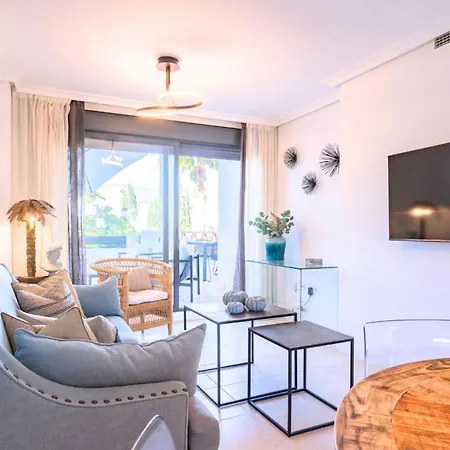 Sunny 2-bedroom Pool & Terrace * Estepona