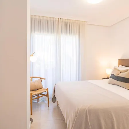 Sunny 2-bedroom Pool & Terrace * Estepona