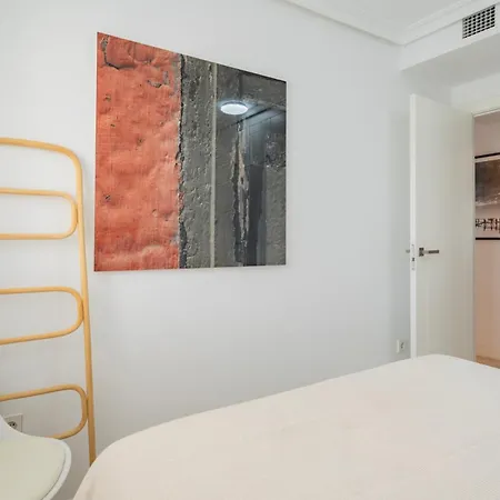 Sunny 2-bedroom Pool & Terrace Appartement Estepona