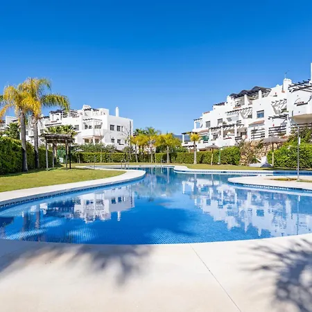 Sunny 2-bedroom Pool & Terrace