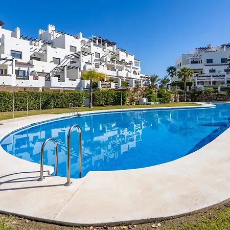 Sunny 2-bedroom Pool & Terrace