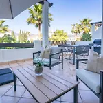 Sunny 2-bedroom Pool & Terrace Apartmán *