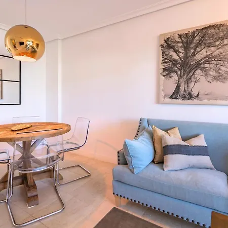 Apartmán Sunny 2-bedroom Pool & Terrace
